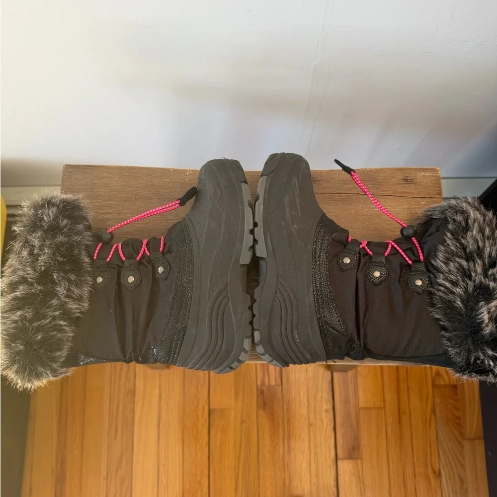 Kamik Black glittery Winter Snow Boots with Faux Fur and Pink Laces size 1